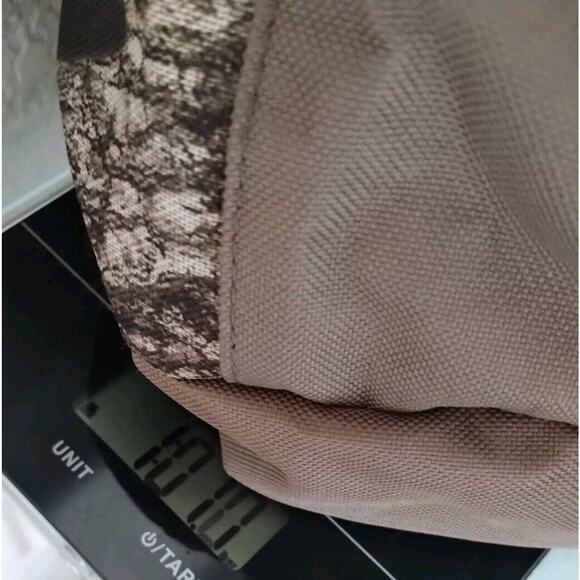 Red Head MASSIVE DELUXE Bass Duck Hunting Camo Duffle Bag Water Resistant 29"L - Picture 12 of 13